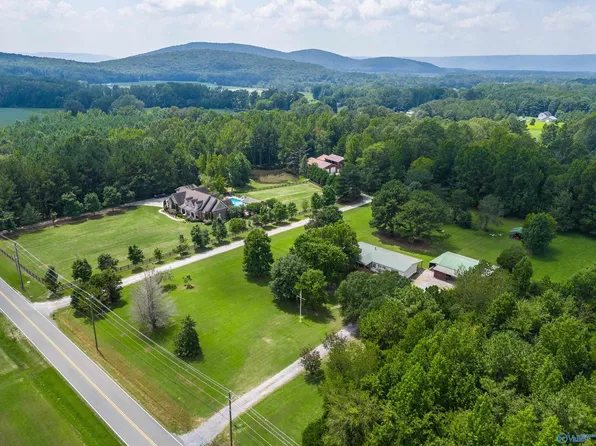 2198 McMullen Rd, Gurley, AL 35748