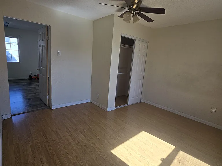 3226 Newton Ave — Photo 6