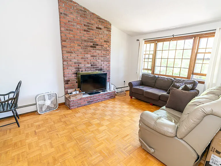 1265 Sherman Ave — Photo 6