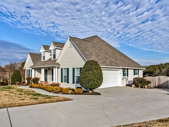 2nd image of 4050 Hirst Cir