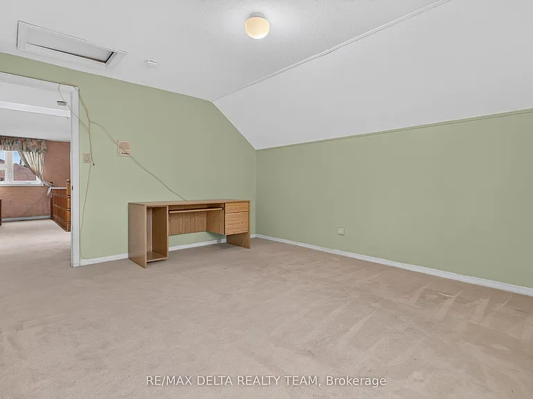 13 Sherk Cres — Photo 26