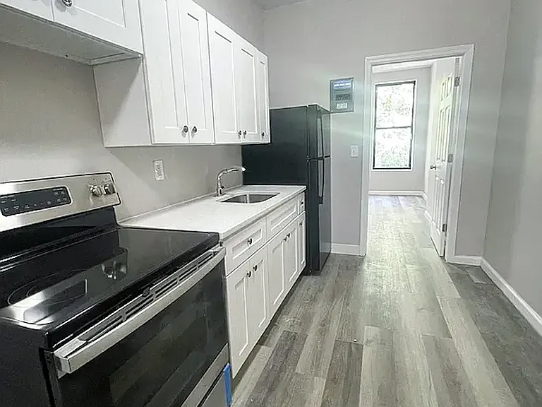 309 E 60th St #2E — Photo 1