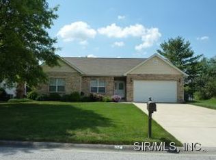 824 Turnberry Rd, Belleville, IL 62223