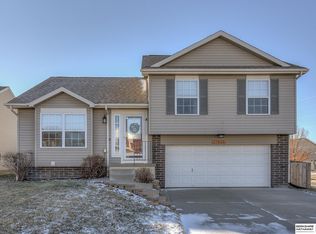 17855 Edna St, Omaha, NE 68136