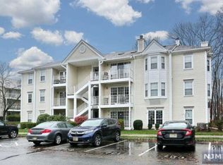 153 Linden St, Mahwah, NJ 07430