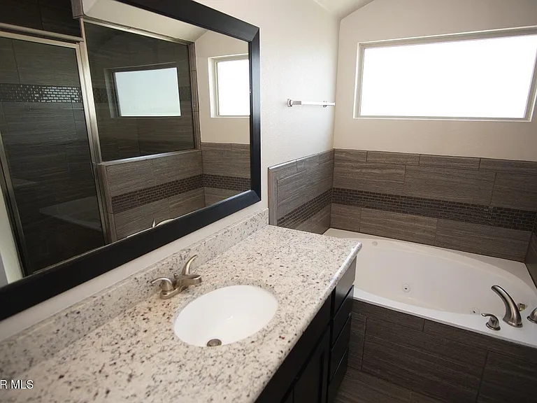 2136 William Caples St — Photo 14