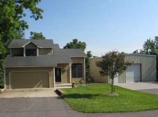 15948 Gardner East Rd, Gardner, KS 66030