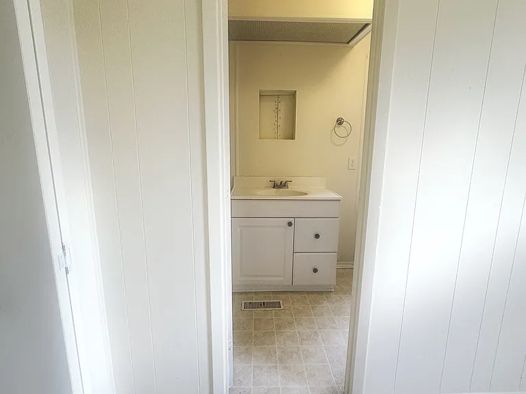 12457 FM 1392 — Photo 18