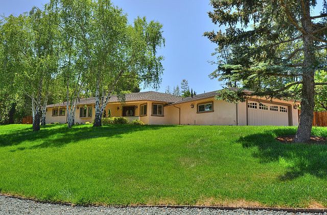 1st image of 24140 Dawnridge Dr