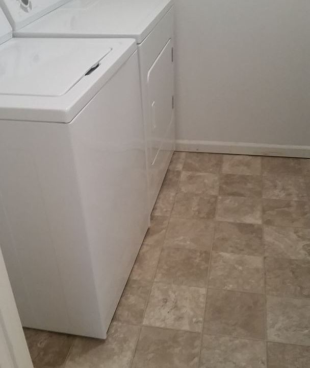 2nd image of 20923 Hartsburg Ln #B