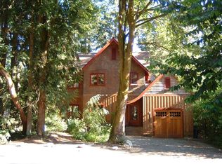 8095 NE Beck Rd, Bainbridge Island, WA 98110