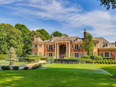 136 I U Willets Road, Old Westbury, NY, 11568