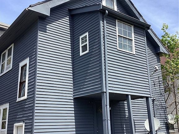 4th image of 9504 Parkview Ave