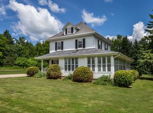 640 Hill St, Hartland, WI 53029