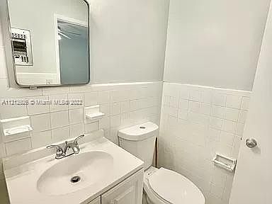5th image of 431-433 NE 15th Ave