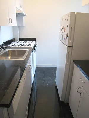 Rented by City Connections Realty | media 6