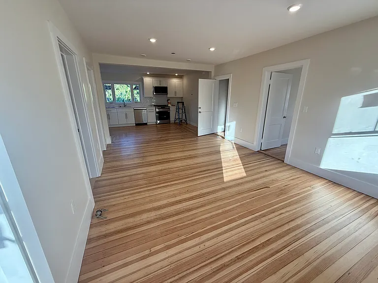 33-35 Leach St #2 — Photo 5