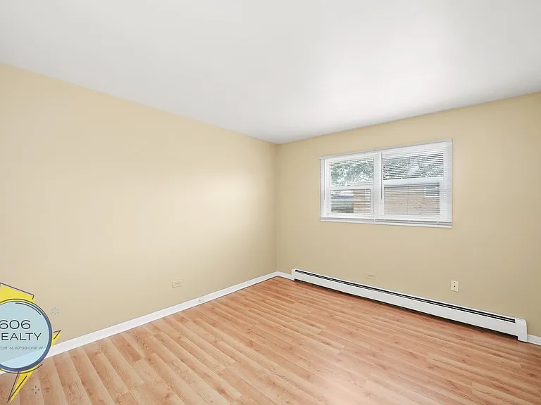 Melrose Park Apartments — Photo 9