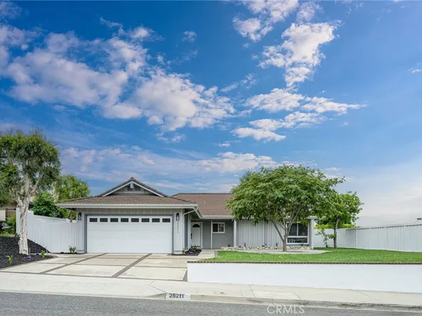25211 Champlain Rd, Laguna Hills, CA 92653