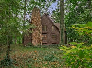 16 Shore Dr, Wilson, NY 14172