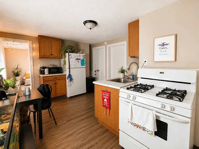 143 Harrison St #2 — Photo 3