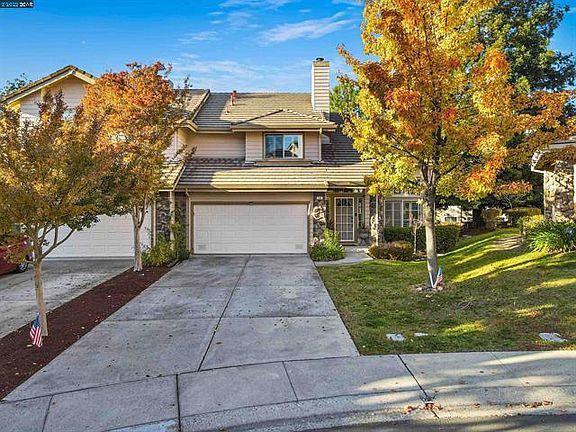 2nd image of 214 Promenade Ln