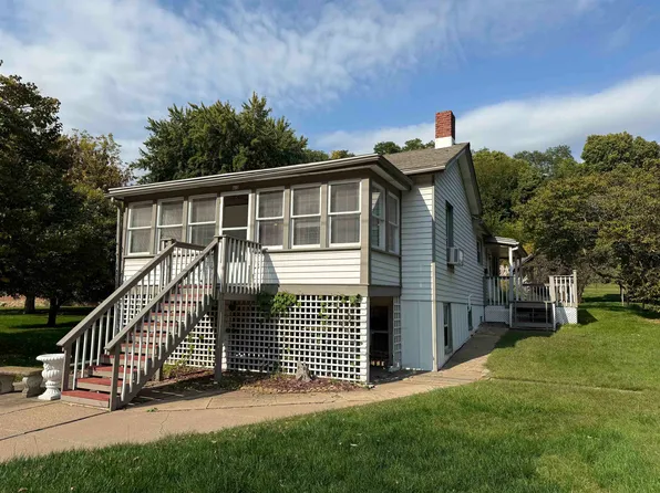 413 Spring St, Galena, IL 61036