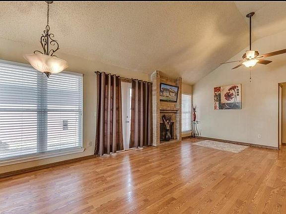 2nd image of 1013 SW 103rd Ter