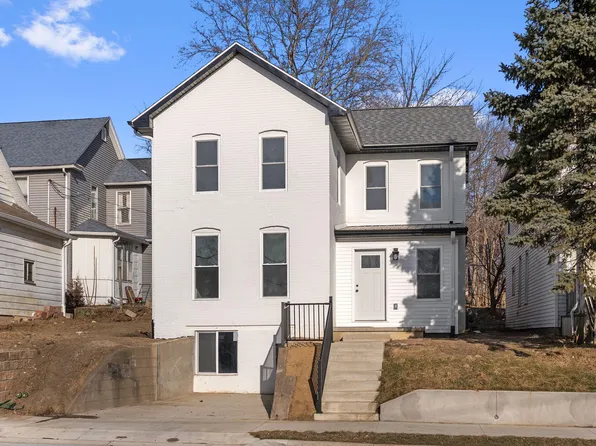 615 Mulberry Ave, Muscatine, IA 52761