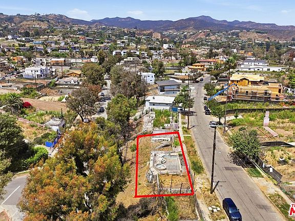 3rd image of 545 N Las Casas Ave