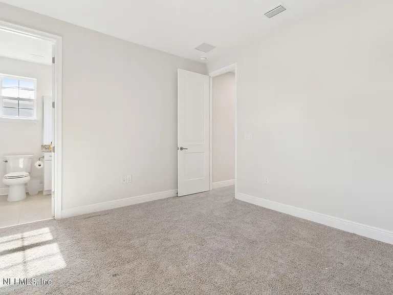 401 Marquesa Cir — Photo 36