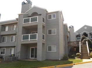1512 Summerchase Ct APT D, Reston, VA 20194