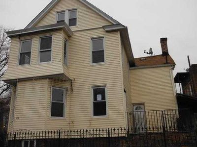 106 S 7th St, Newark, NJ, 07107