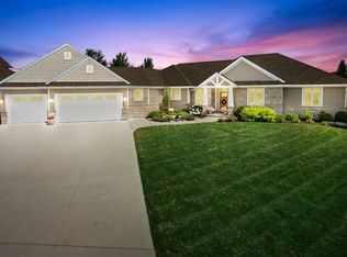 1294 S Sedona Cir, Oneida, WI 54155