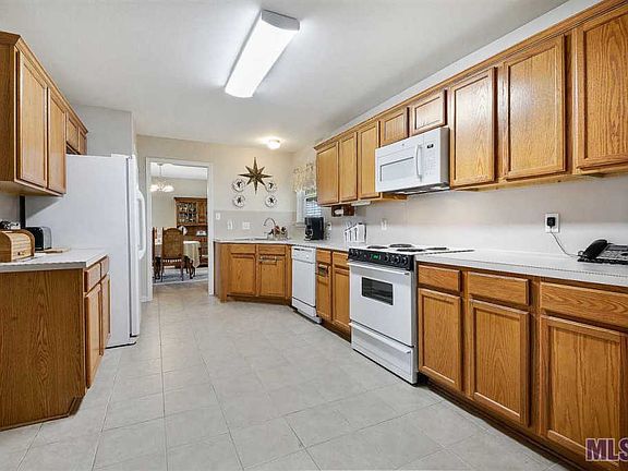 5th image of 26452 Greenwood Dr