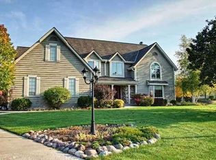 W174N4976 Sheffield Ct, Menomonee Falls, WI 53051