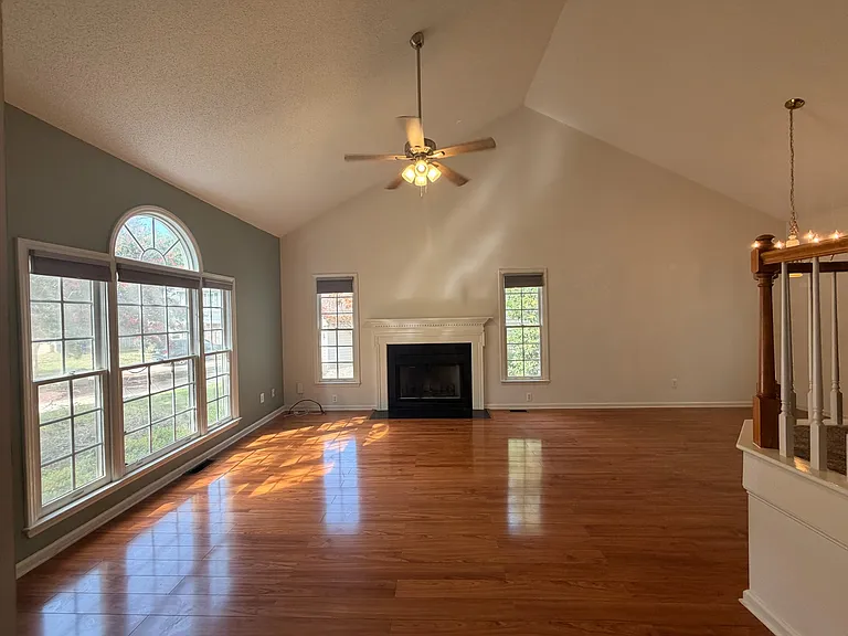 8812 Maplestead Dr — Photo 2