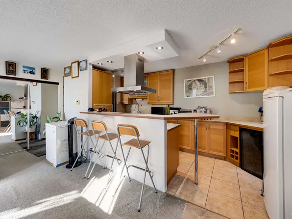 6689 Willingdon Ave #705, Burnaby, BC V5H 3Y8