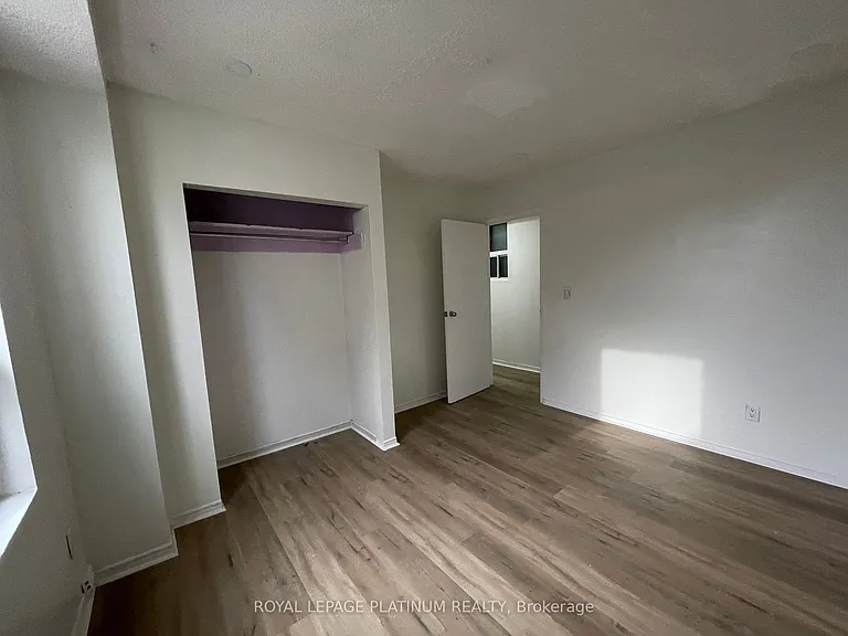 700 Brock Ave — Photo 20