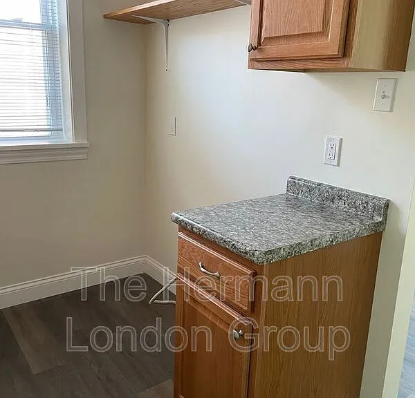 4544 Flad Ave #2W — Photo 12