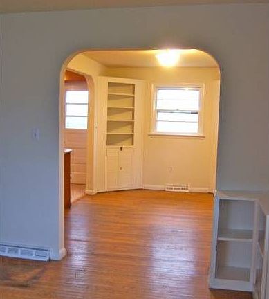 Living Room into D.R.