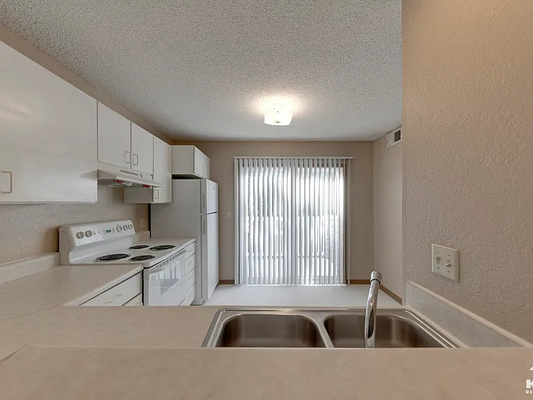 Country Meadow Residences — Photo 4