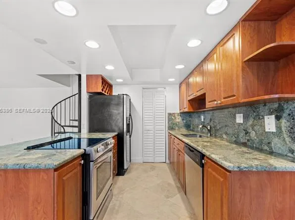 2987 Bird Ave #Townhouse 2987, Miami, FL 33133