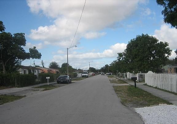 2nd image of 16000 NW 27th Pl