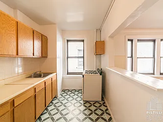 Rented by Pistilli Realty Group