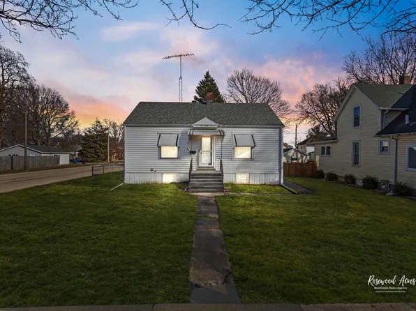 296 N Center Ave, Bradley, IL 60915