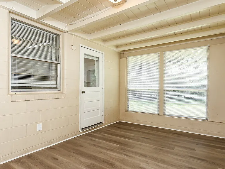 5220 Seaspray Ave — Photo 7