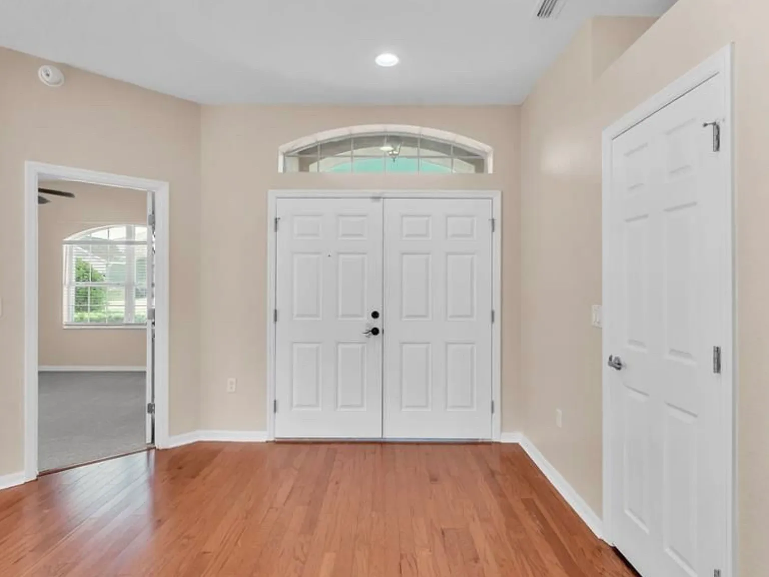 2812 Whitney St — Photo 3