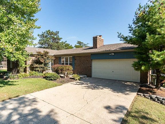 2nd image of 8856 Valley Circle Dr