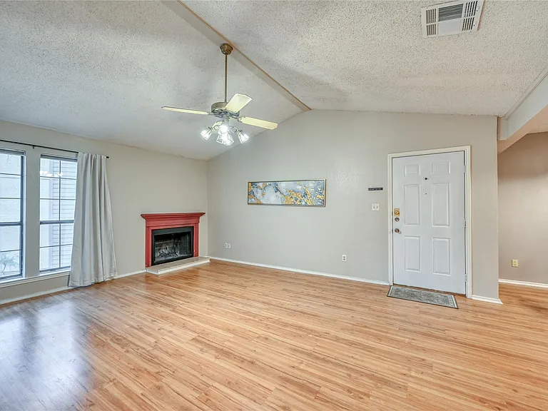 1202 Thorpe Ln #616 — Photo 4